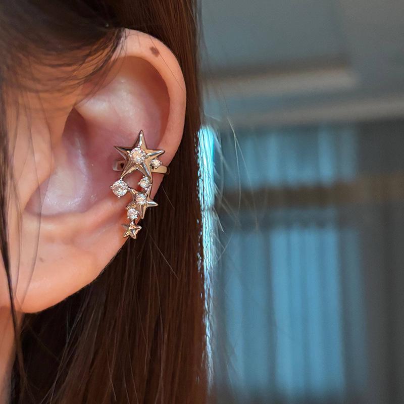 Rhinestone Star No-Pierce Ear Cuff: Stylish, Lightweight Luxury Earring