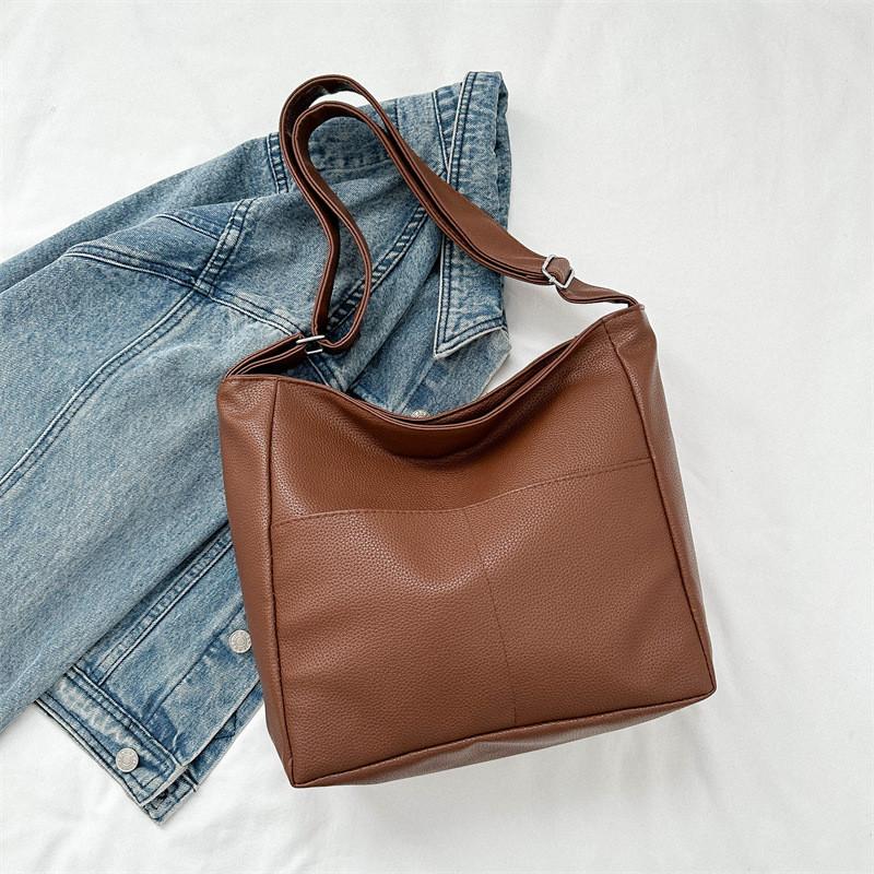 Stylish And Versatile Large Capacity Tote Bag For Women With Unique Vintage Charm