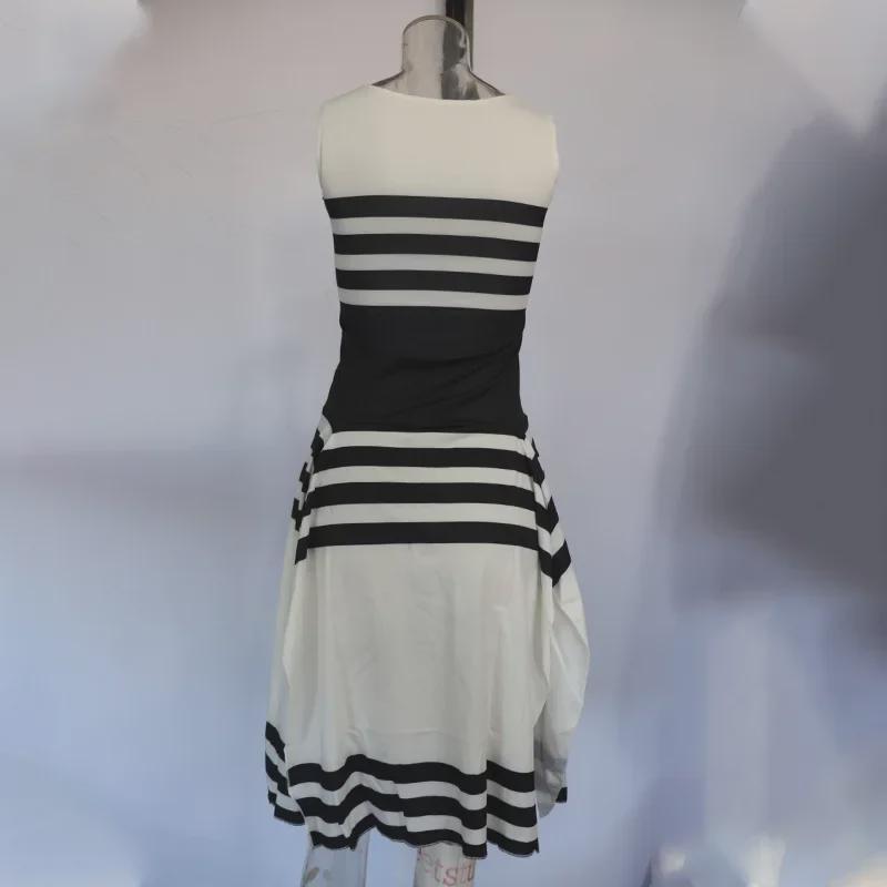 Elegant Summer Sleeveless Striped Patchwork Dress: Black & White Casual Round Neck