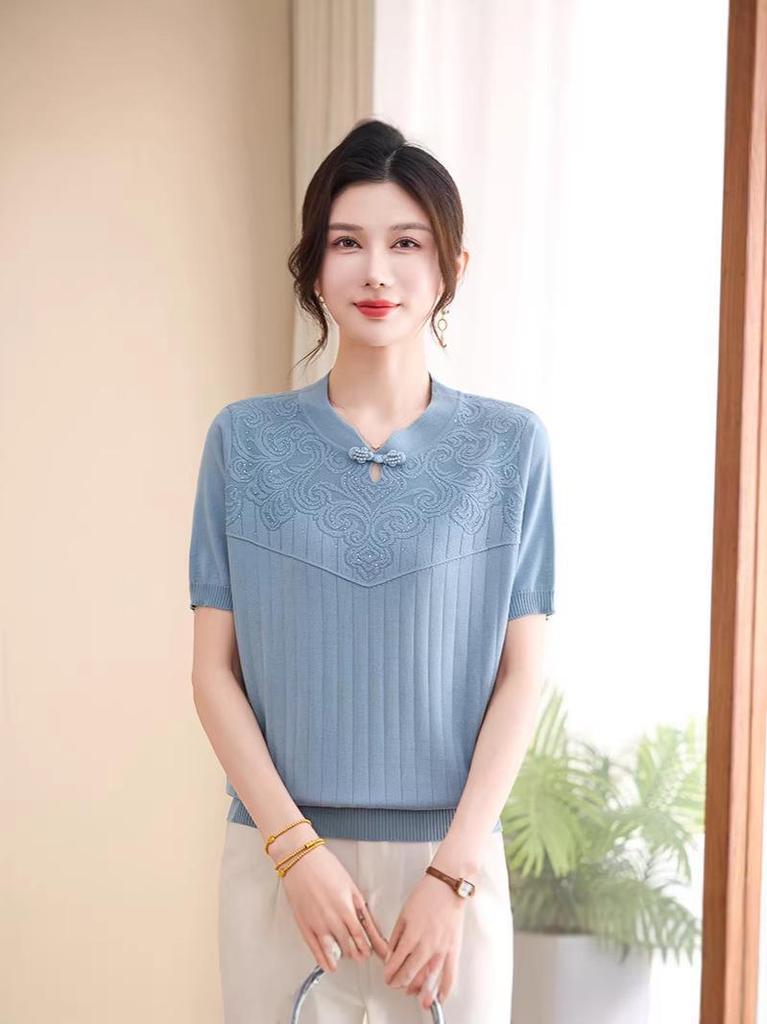 2026 Spring/Summer Fashionable Embroidered Knit Top for Mothers: New Chinese Style Short-Sleeved Top for Middle-Aged and Elderly Women