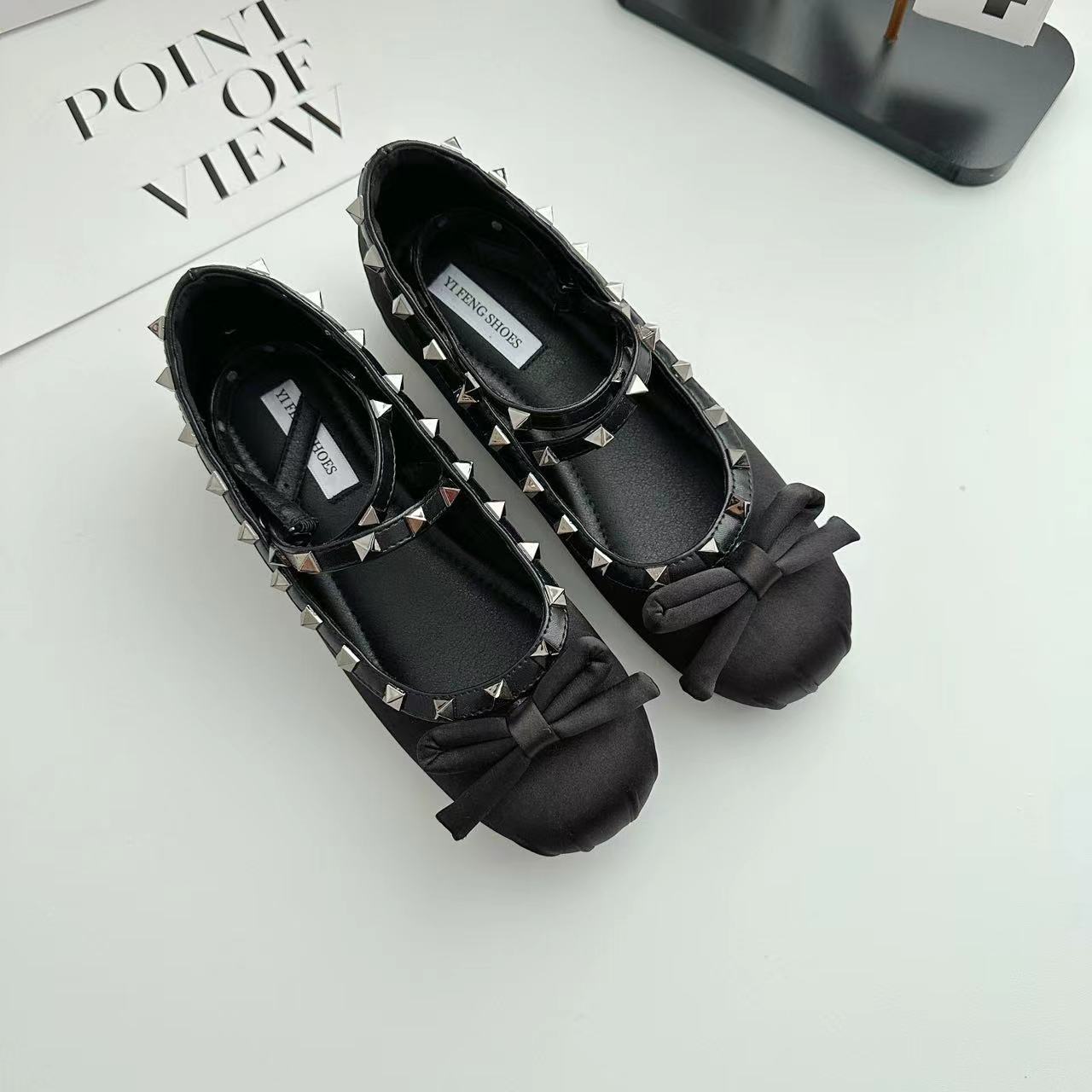 

Балетки с заклепками, внутренняя высота 4 см, атласный перекрестный ремешок, милая и крутая индивидуальность, бант, туфли-лодочки. 39 чёрный