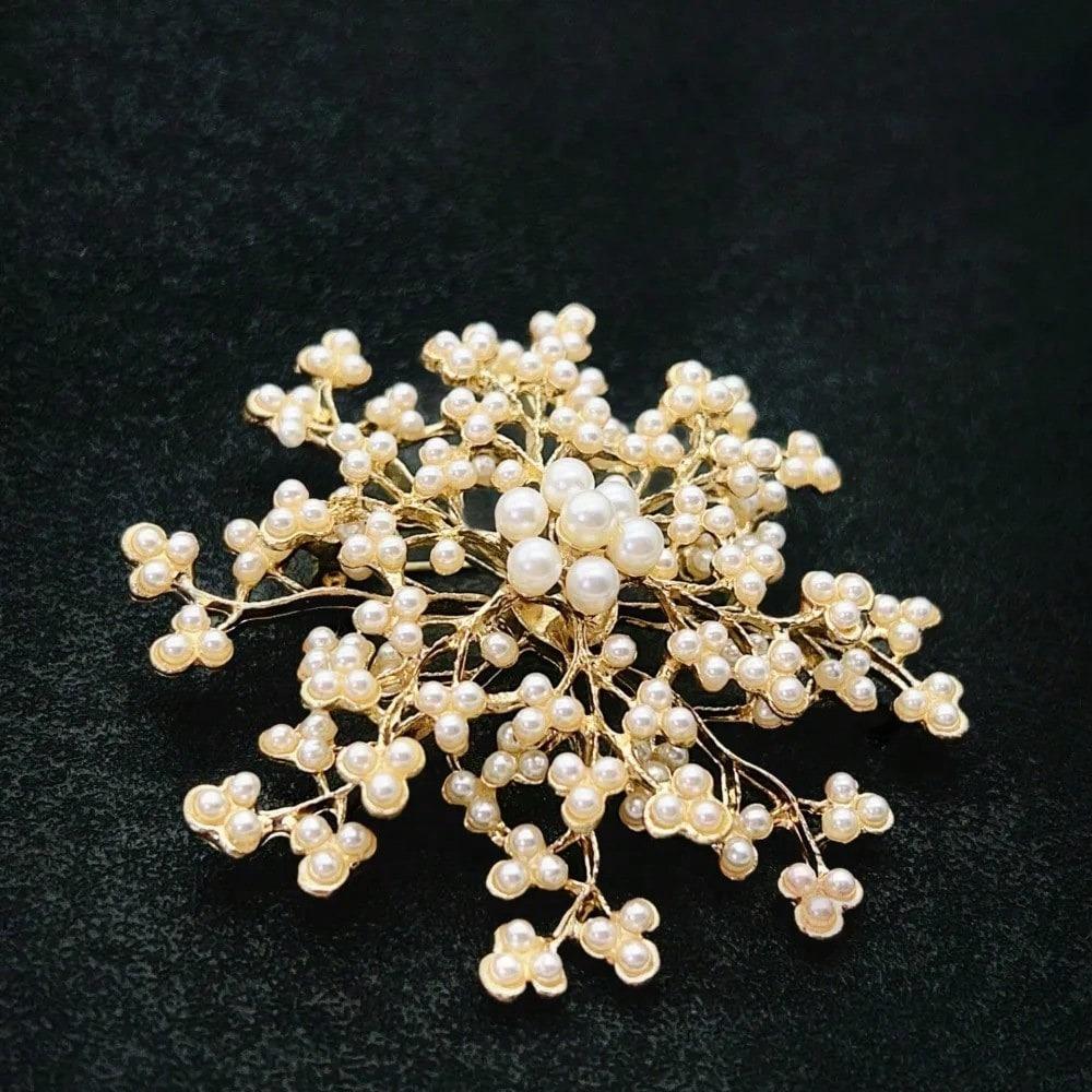 Elegant Faux Pearl Cluster Brooch, Gold-Tone Floral Spray Design, Women's Bridal Accessory for Wedding Party Gift