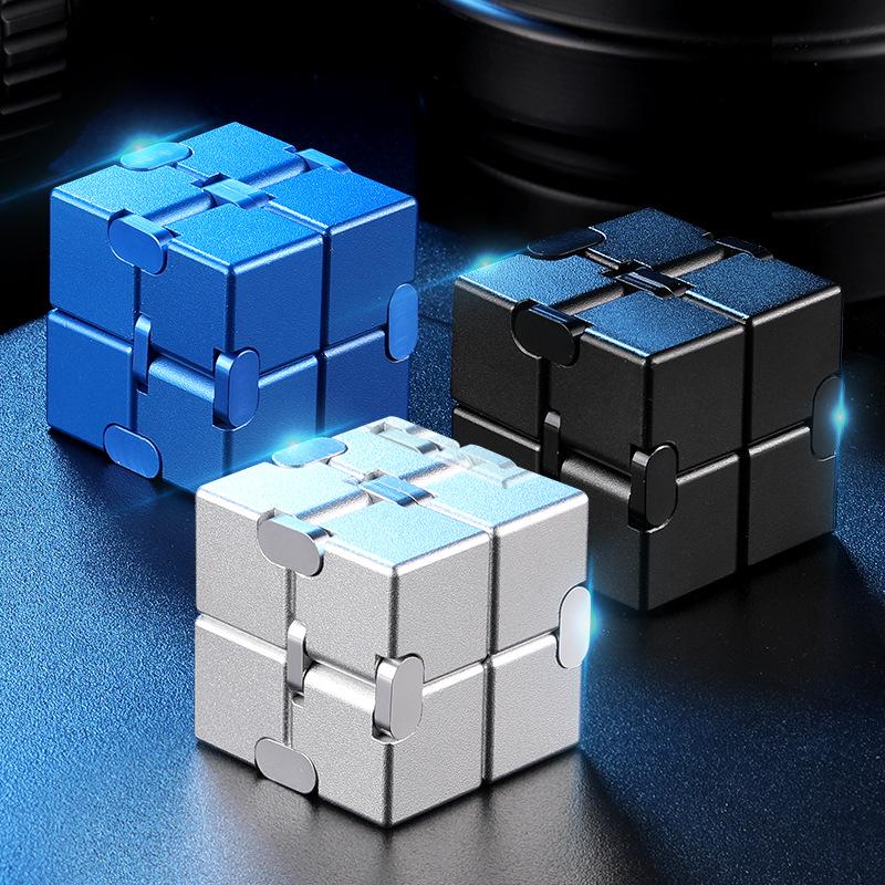 Cube Infini en Alliage Métallique Jouet Décompression Doigt pour Adultes