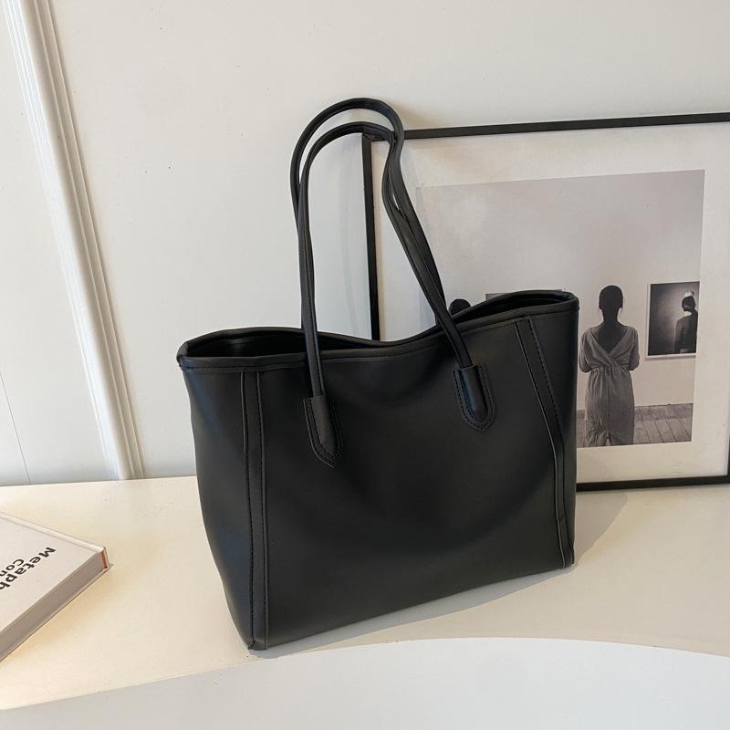 Feeling retro bag 2026 new women's bag simple and versatile shoulder bag commuting to work large-capacity tote bag
