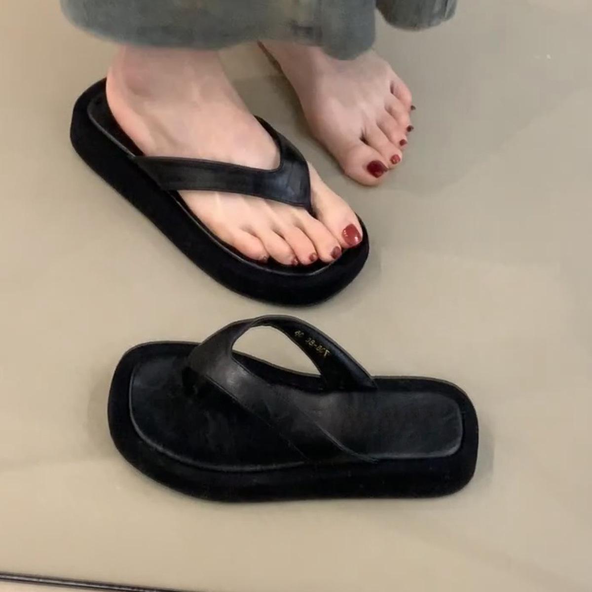 

Soft leather version~ Thick-bottomed flip-flops wear versatile height-increasing fairies with skirts, seaside beach toes, cool slippers, women 35