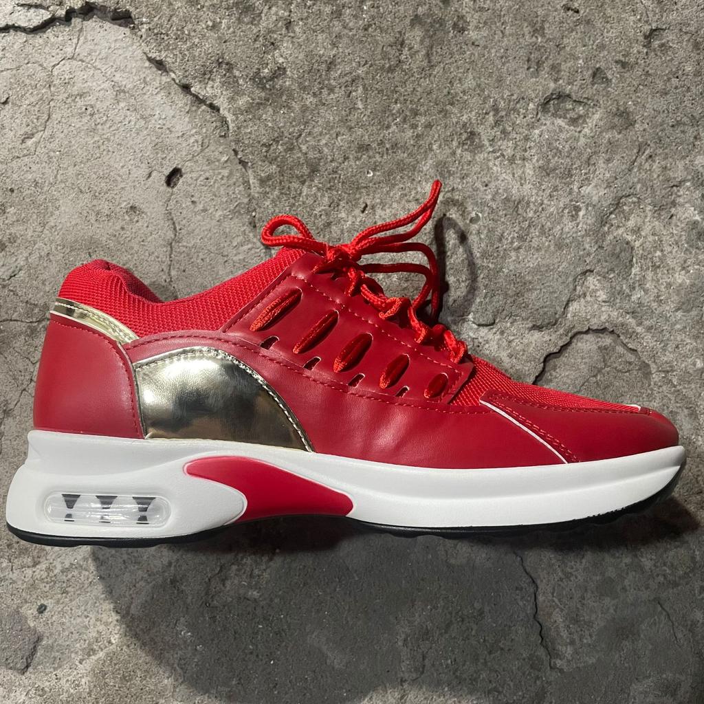 Fritidsskor, Sportskor, Damskor med kilklack i flygvävt material, Rund tå, Snörning, Nätandas Damskor