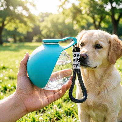 Botella de Agua para Mascotas Antifugas Portátil Perro Bola de Agua con Tazón Plegable de Silicona 10 oz Dispensador de Agua Ligero para Perros para Viajes Senderismo Camping al Aire Libre