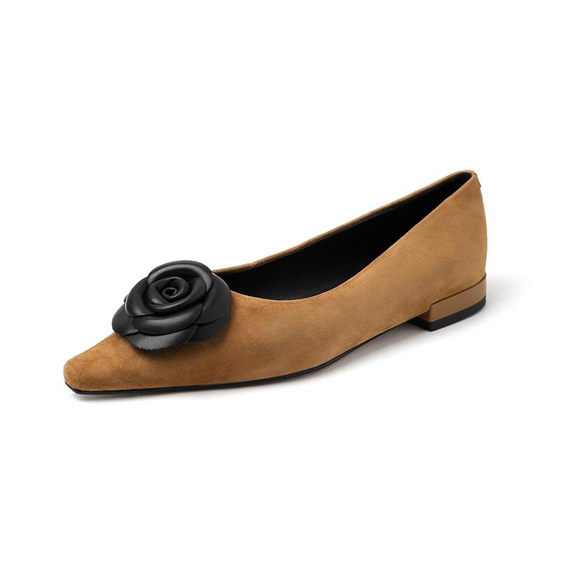 French retro black camellia low-heeled soft-soled single shoes for women's 2025 spring new gentle small fragrant flat shoes