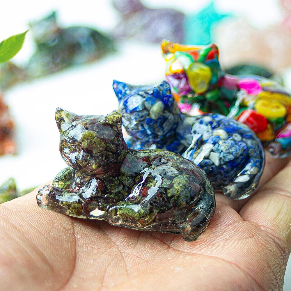 Resin Crystal Chip Cat Figurine With Resin Craft Style Modern Home Office Decoration