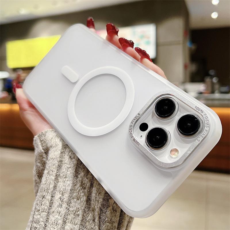 Hardware Lens Is Suitable for Apple 15 Mobile Phone Case, Skin Sense Magnetic Attraction iPhone14 Advanced Sense 13promax Hard Case Tide