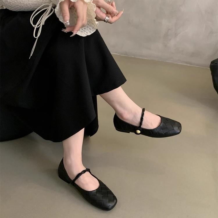 Retro Mary Jane single shoes women's 2025 new autumn women's shoes versatile late evening breeze shallow mouth with small leather shoes