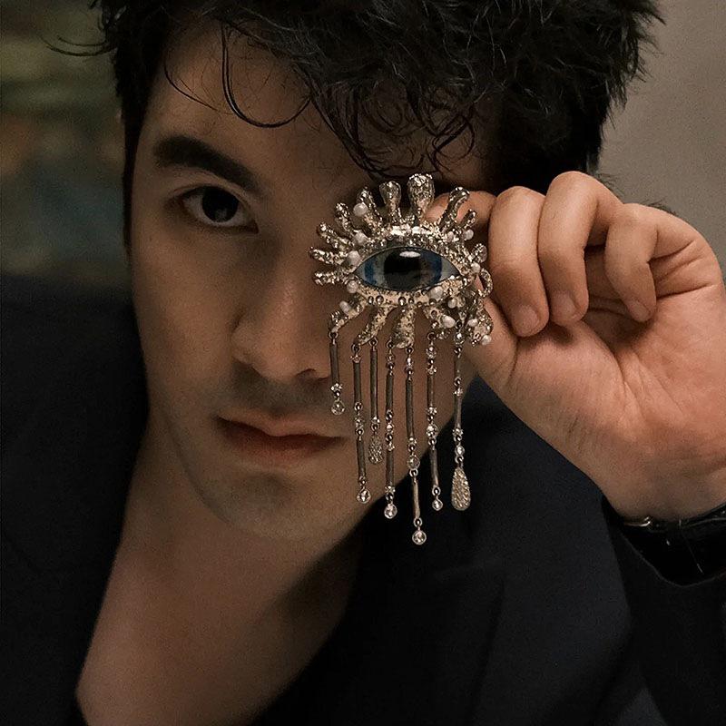 Retro Eye Shaped Rhinestone Brooch For Women And Men Tassel Chain Lapel Pins Badge Elegant Fashion Jewelry Accessories Gift