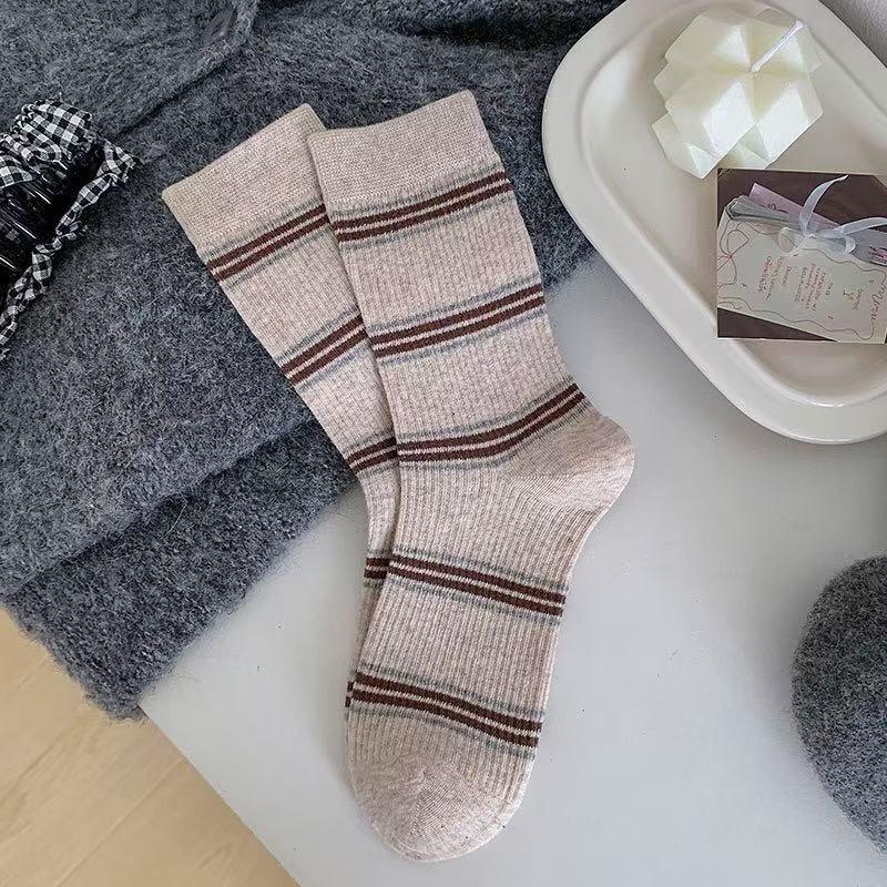 Women's Striped Simple Autumn and Winter Sporty Cotton Socks, Black and White Long Socks, Trendy, Slightly Pressed, Versatile School Mid-calf Socks