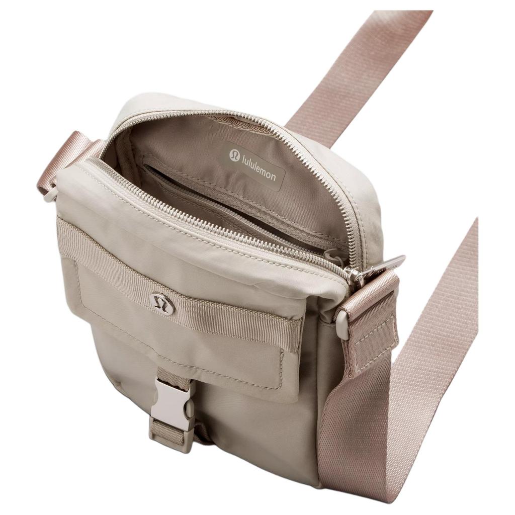 Lululemon 2L Wunderlust Brand Logo External Buckle Zipper Closure Recycled Polyester Nylon Shoulder Crossbody Bag Unisex Bags Linen LU9BTVS-048432
