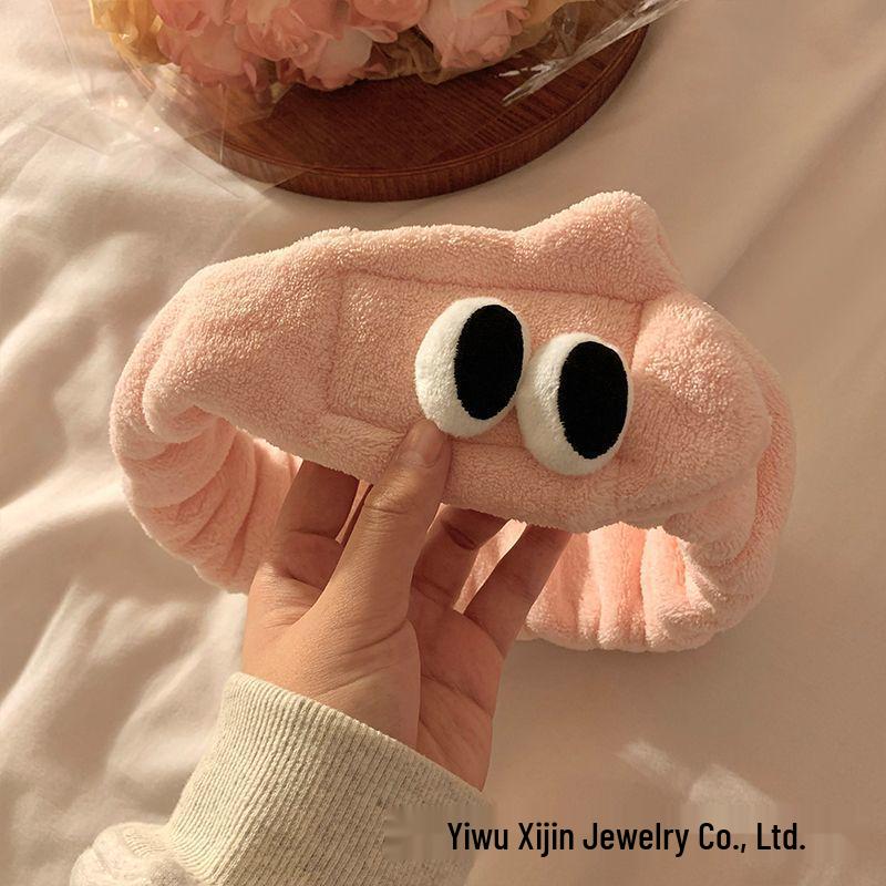

Cartoon Plush Headband for Women: Cute Big Eyes Scrunchie for Face Washing and Masks, Winter Headwear.