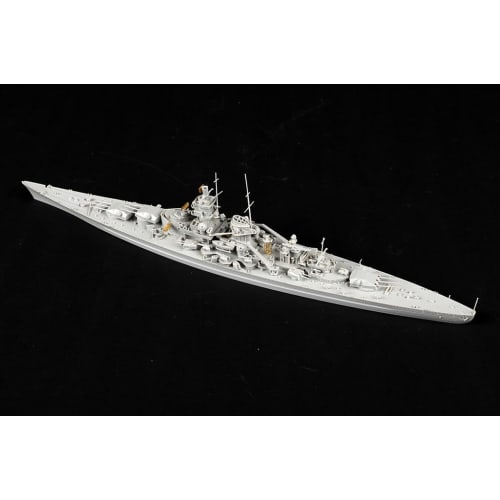 Trumpeter 1/700 German Navy Battleship Gneisenau Plastic Model 06736 Molded Color