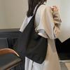 Retro large-capacity commuter tote bag women's new autumn and winter versatile casual shoulder armpit bag