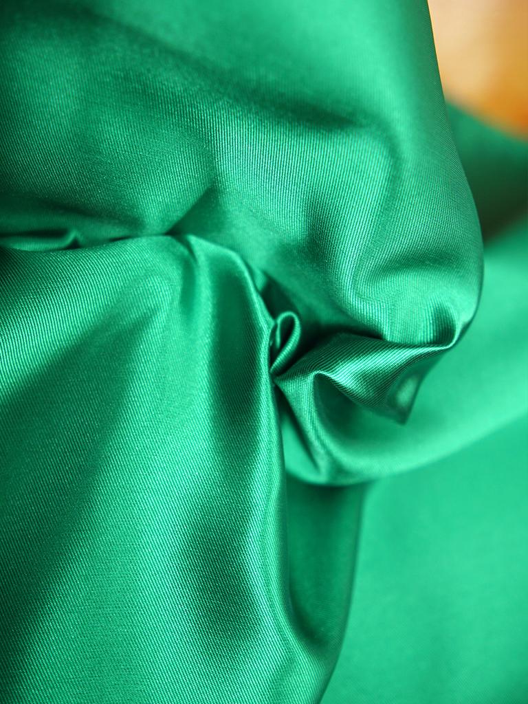 Thick high-quality solid-color heavyweight Mikado fabric suitable for wedding dresses formal gowns and designer clothing fabrics