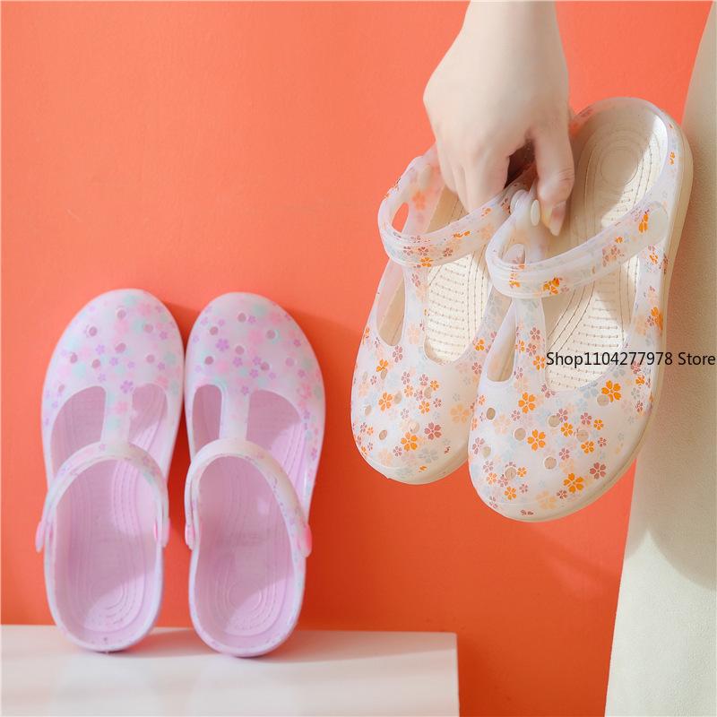 Fashion 2025 Lightweight and Anti Slip Summer Hole Shoes for Women Flat Bottom Cool Outdoor Baotou Large Size Jelly Beach Shoes
