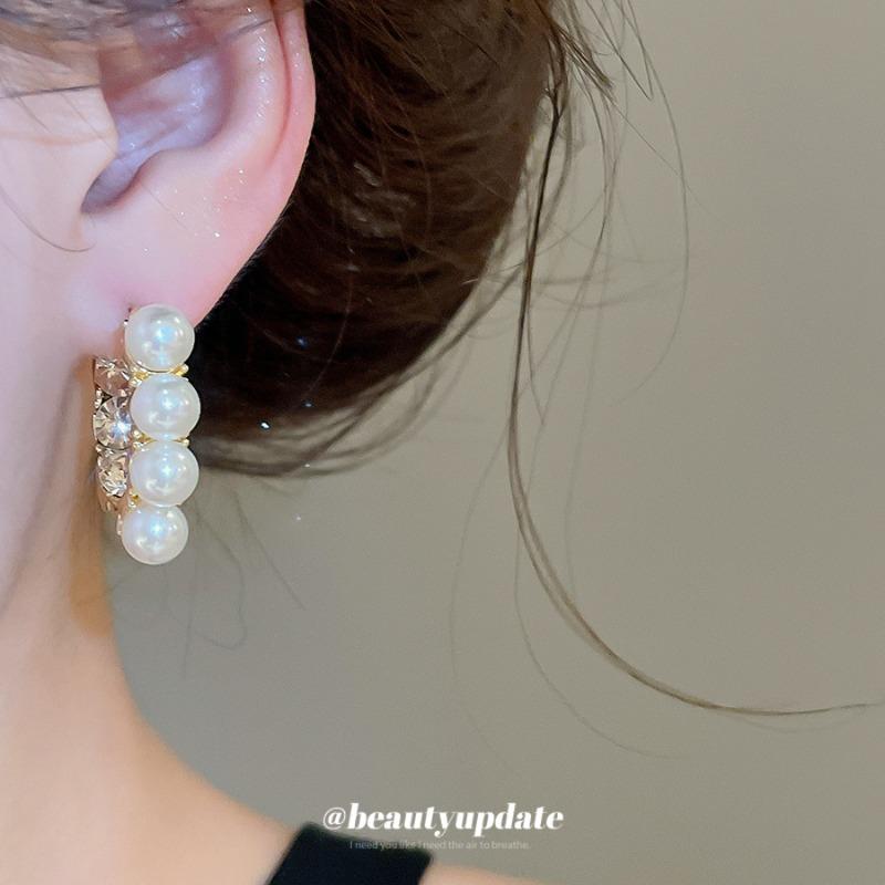 Pearl in the palm~ Delicate round pearl ear buckle light luxury high sense elegant earrings temperament princess style earrings women