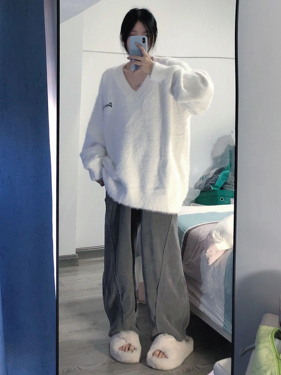 

Women s Cozy Autumn & Winter Mohair V-Neck Sweater - Fuzzy, Thick, Loose-Fit XXL for 130-155 lbs