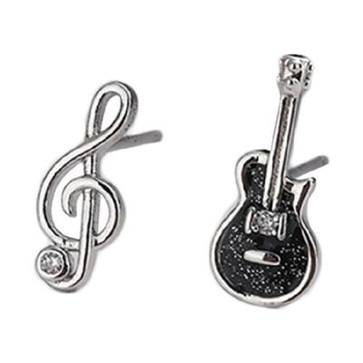 Winziger Einfacher Stecker-Ohrring Personalisierter Musiknoten-Gitarren-Stecker-Ohrring Asymmetrisch
