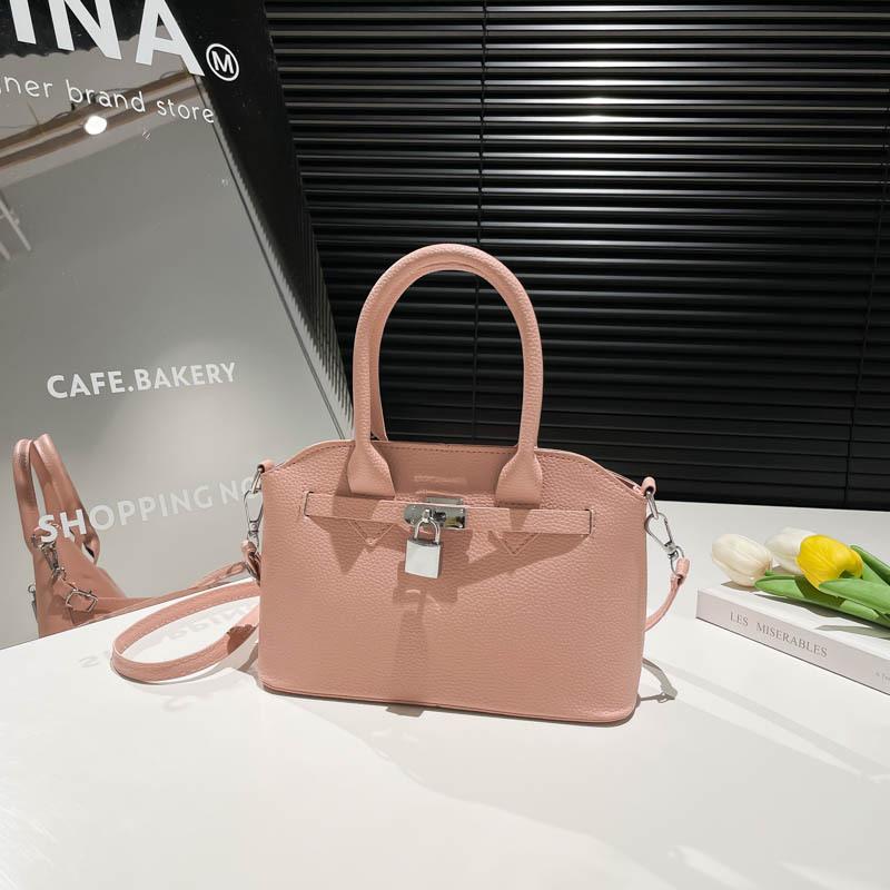 

Нишевый дизайн большая вместимость однотонная портативная сумка-ракушка 2025 новая модная универсальная сумка-мессенджер на одно плечо женская розовый