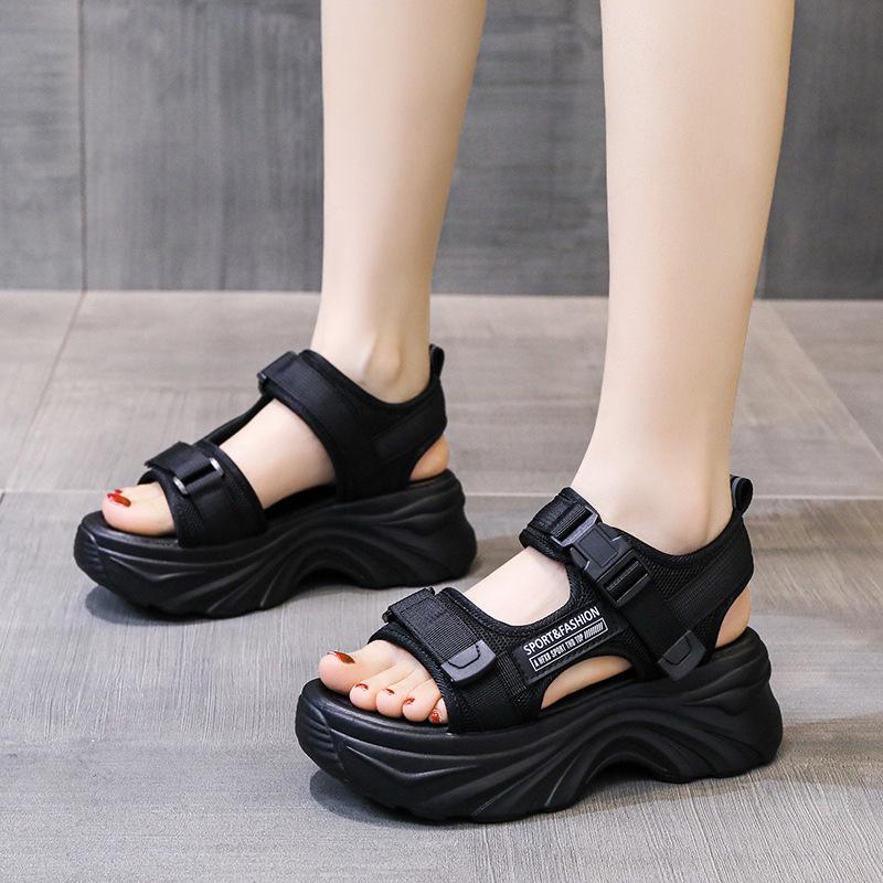 Platform sandals women's 2025 summer new Korean version Velcro fashion outer wear inner height increase muffin Roman shoes
