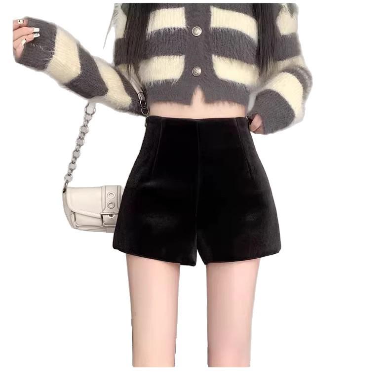 Women's Petite High-Waist Black Velvet Shorts - Autumn/Winter 2025 Collection