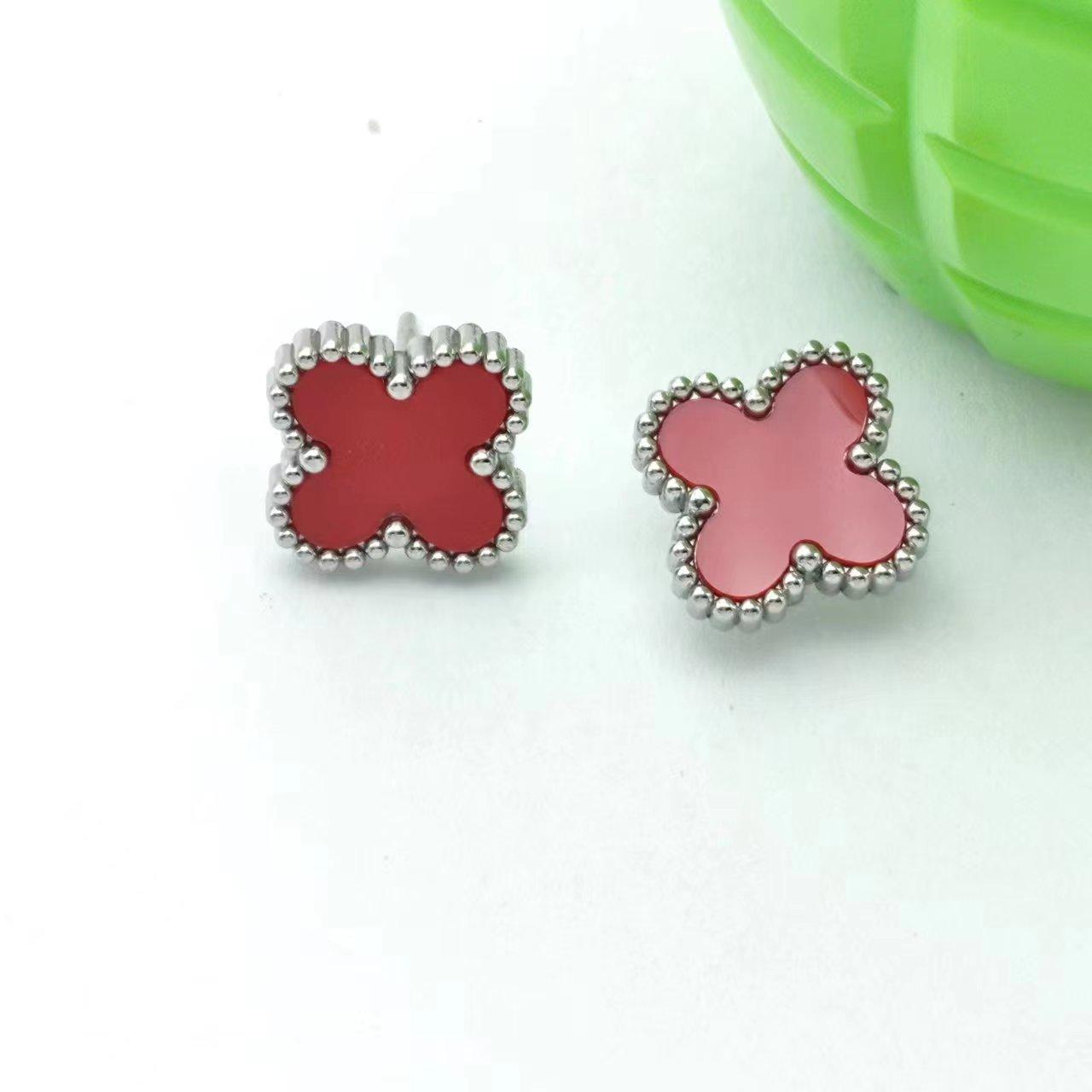 

Модные серьги с четырехлистным клевером Высококлассное чувство комфорта при поездках на работу Модные серьги Hundred Temperament Женские серьги