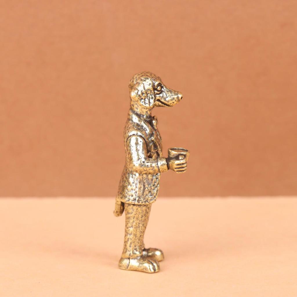 Brass Gentleman Dog Drinking Coffee Ornament: Retro Desktop Tea Pet Handicraft Decoration