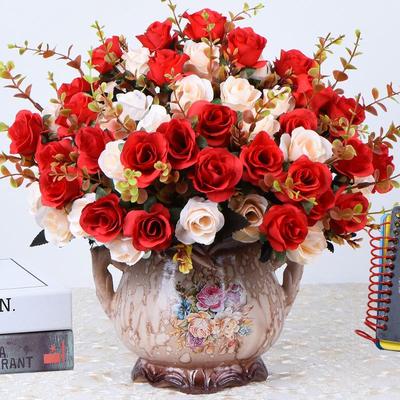 Europäische künstliche Rosen-Blumenarrangement für Wohnzimmer- oder Esstischdekoration, enthält Seidenblumen-Strauß und Topfpflanzen-Dekorationen.