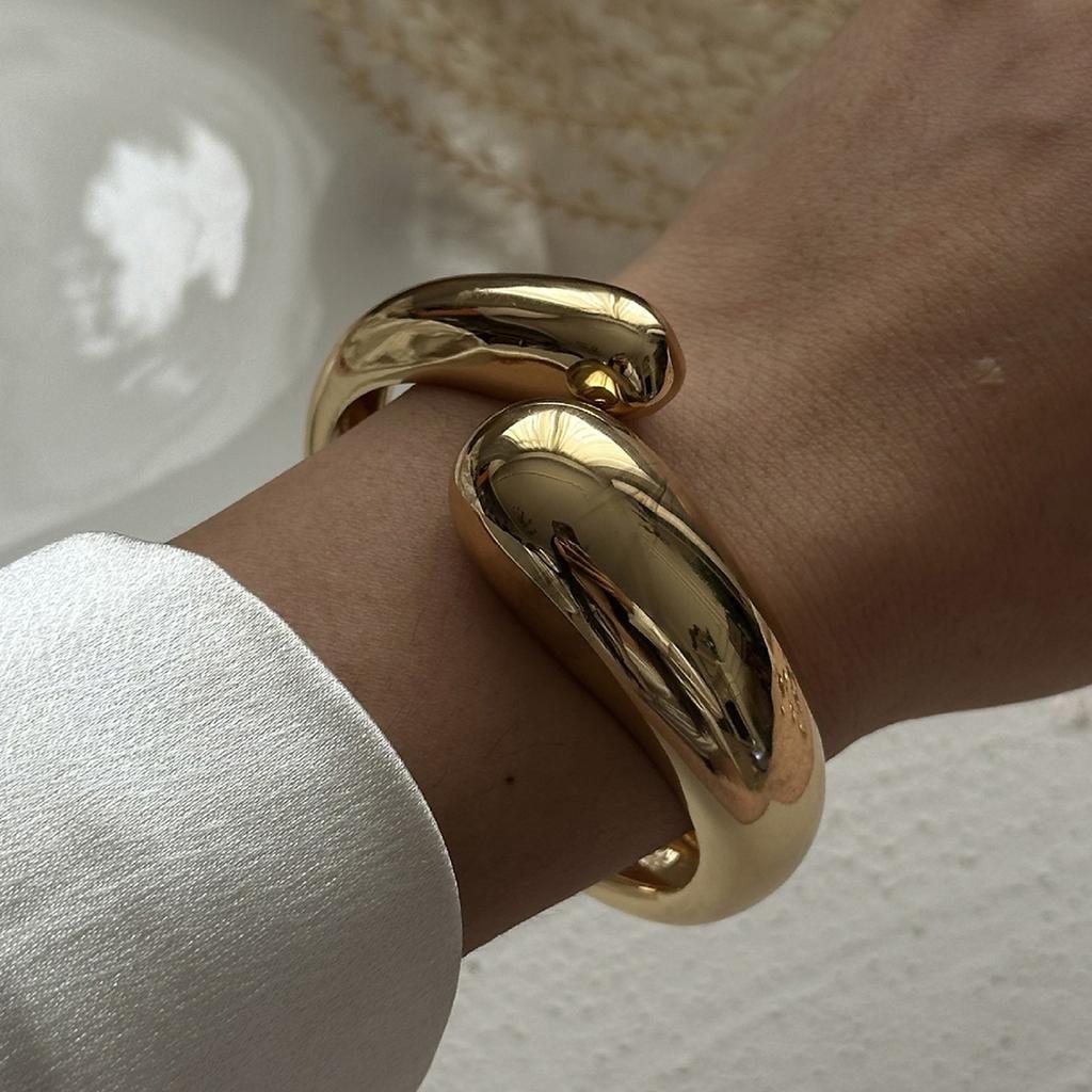 Vintage Metal Wave Twist Smooth Irregular Bracelet for Women Exaggerated Geometric Chunky Cuff Bangle Hip Hop Punk Jewelry