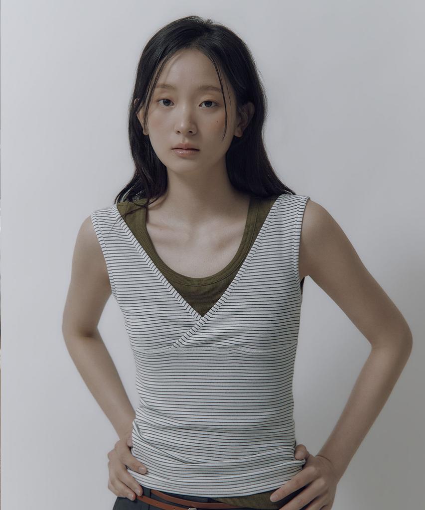 Lugkaeseuteu Renata Cross V-Neck Sleeveless / Renata Cross V Neck Sleeveless_4Colors