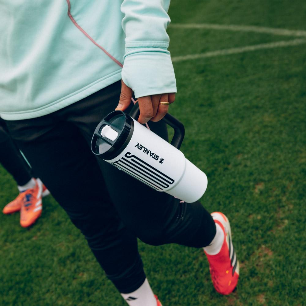 STANLEY 1913 x Juventus Quencher ProTour Kubek z zakrętką i słomką 887ml, Koreański