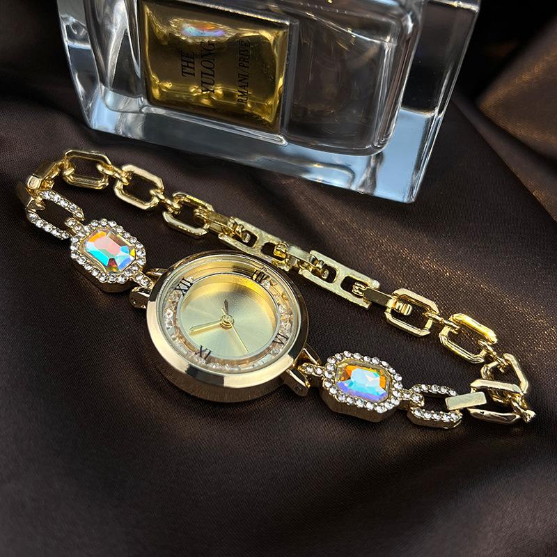 Exquisite Rhinestone Quartz Watch Women's Small Dial Popular Elegant Women Watch Luxury Fashion Steel Belt Bracelet Watch