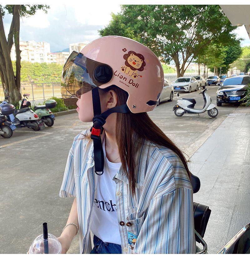 Women's Cute Cartoon Cat Electric Scooter Motorcycle Safety Helmet - Winter All Seasons, New National Standard, Half Helmet