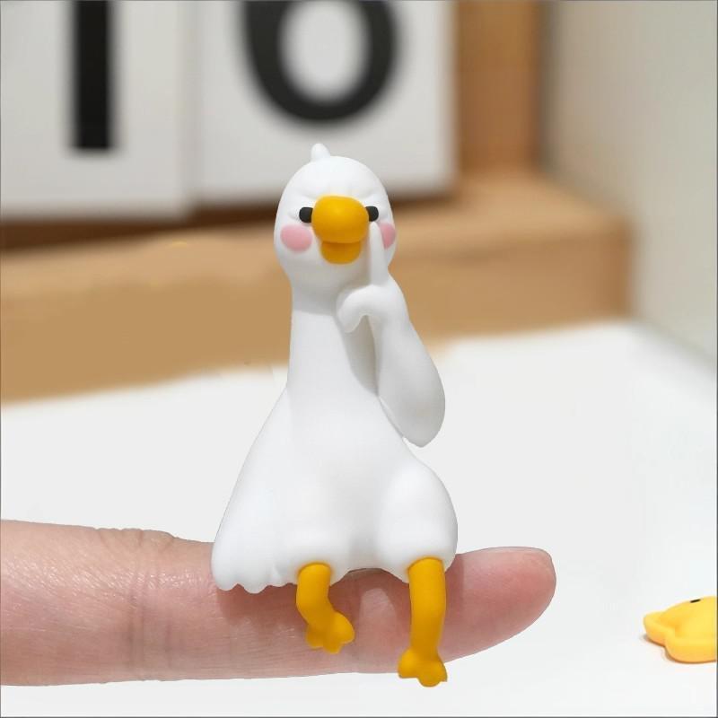 Resin Cartoon Animal Decor For Desk Car Dashboard Tv Monitor Gift Idea Cute 3D Duck Figurine Mini Resin Duck Ornament Playful