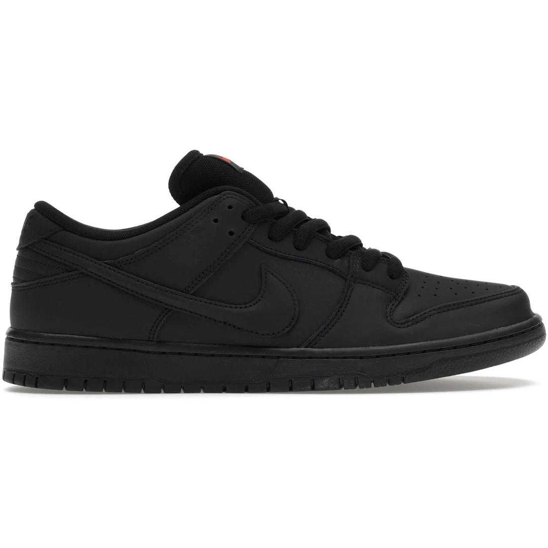 

Кроссовки Nike SB Dunk Low Pro Triple Black(FJ1674-001) 43