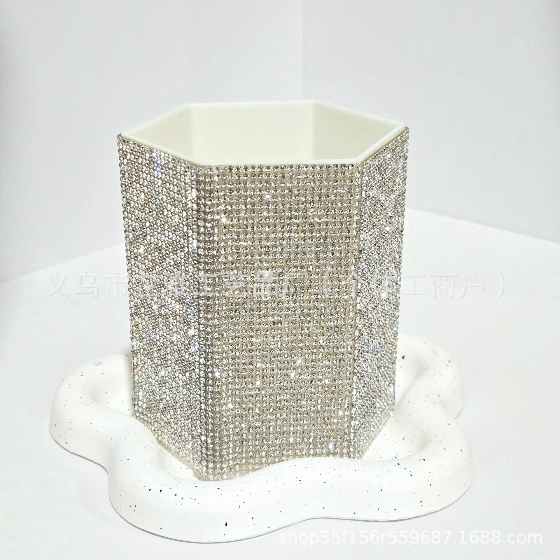 Light encrusted desktop pen holder creative clay sticky diamond fashion makeup brush sticker diamond storage cylinder beauty tool белый