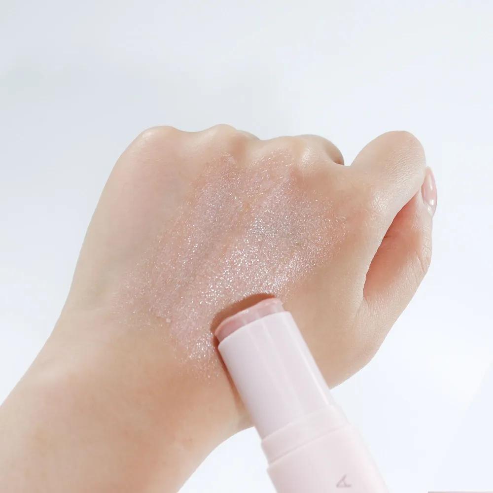 Natinda Multi-Stick Highlighter 11g / Face & Body: Creates a subtle pearly glow