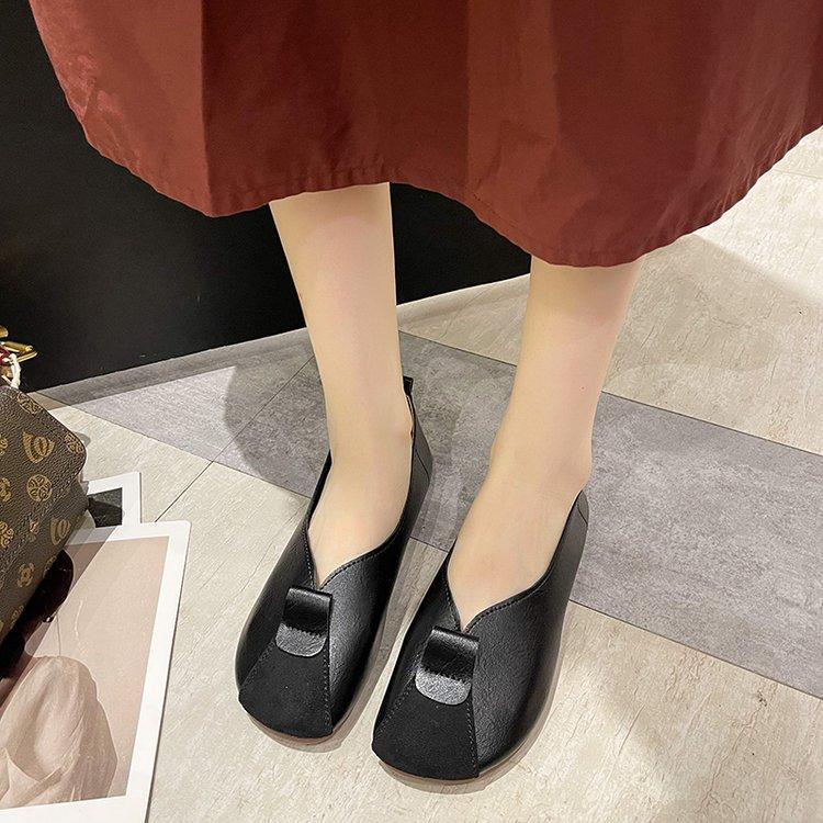 2025 Spring New Casual Flat Single Shoes Soft Leather Doudou Shoes One Pedal Retro Style Lazy Shoes Middle-aged and Elderly Shoes