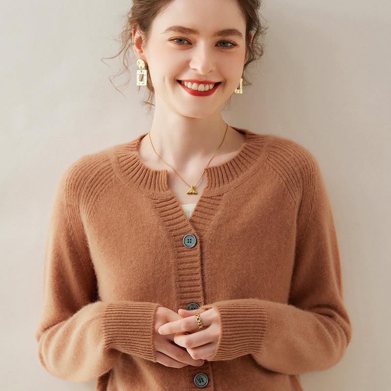 Autumn Women's Cashmere Cardigan: Long Sleeve, Thick & Loose, Gentle Style, Short Fashionable Single-Breasted Coat.