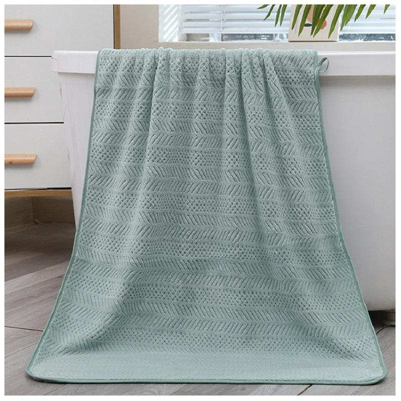 Large Coral Calf Bath Towel with High-quality Trim, a Set of 2 Pieces, Thick and Soft Beach Towel, Water Absorption