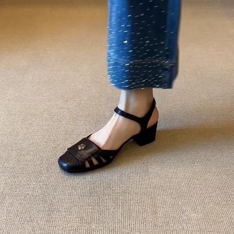 Easy to wear version~ Black thick heel hollow breathable Roman shoes for women with square head camellia retro soft leather sandals
