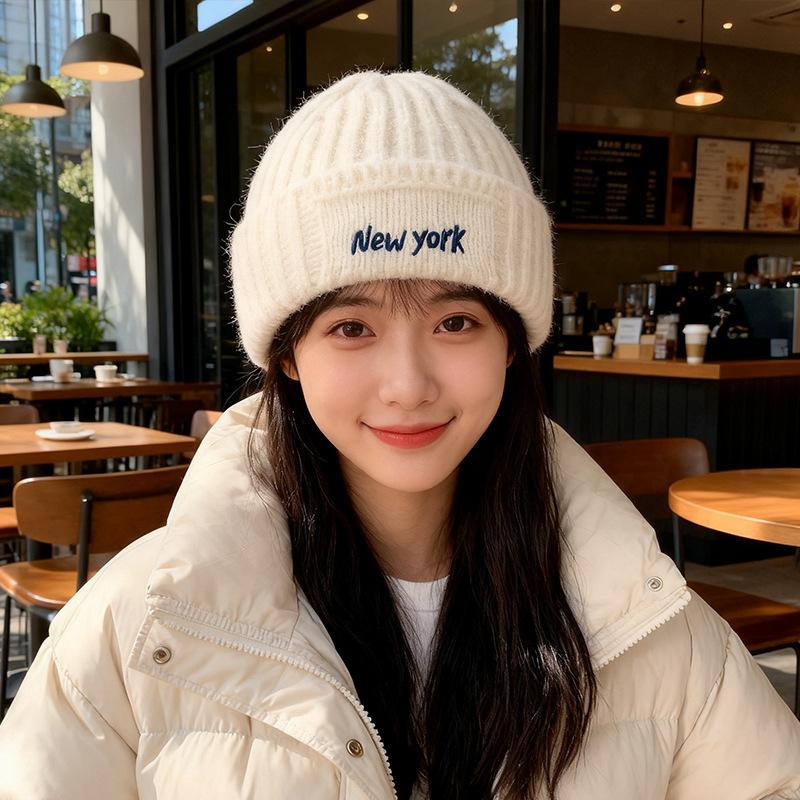 Autumn and Winter Wool Hat Women's Ear Protection Hat Warm Cold Hat Versatile Loose Knitted Hat Headgear