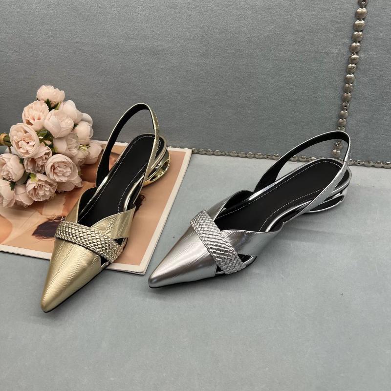 Fashion Beautiful Designer  Med Heel Hollow Out Pointed Toes Golden Silver Sandals 2025 Summer Slingbacks Shoes Fashion Sandalias
