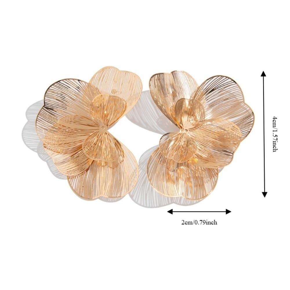 Elegant Golden Flower Stud Earrings Light Luxury Metal Earrings Hollow Flower Earrings  Party
