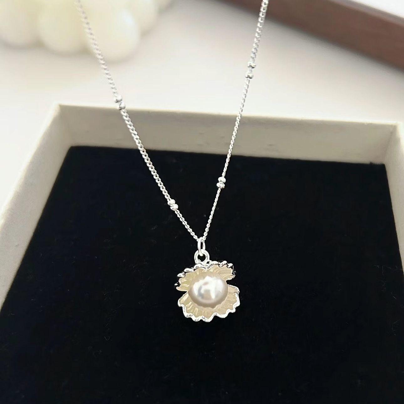 Silver shell pearl necklace women s light luxury ins niche high-end versatile necklace for girlfriend s birthday gift