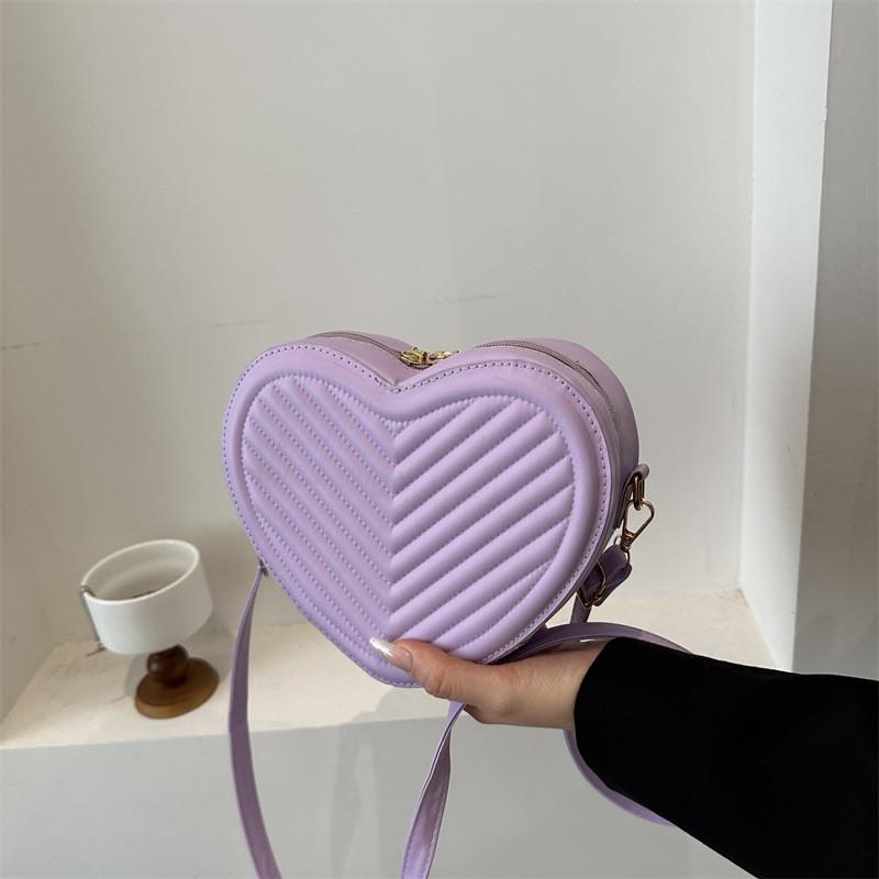 Fashionable Korean Style Solid Color Heart Shaped Pu Handbag For Spring Casual Use